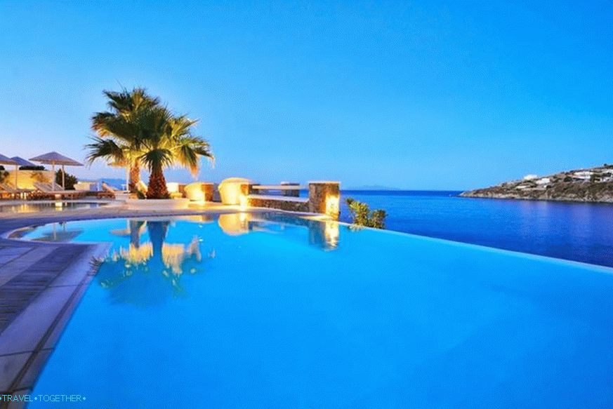 12 гръцки хотела с впечатляващи панорамни басейни