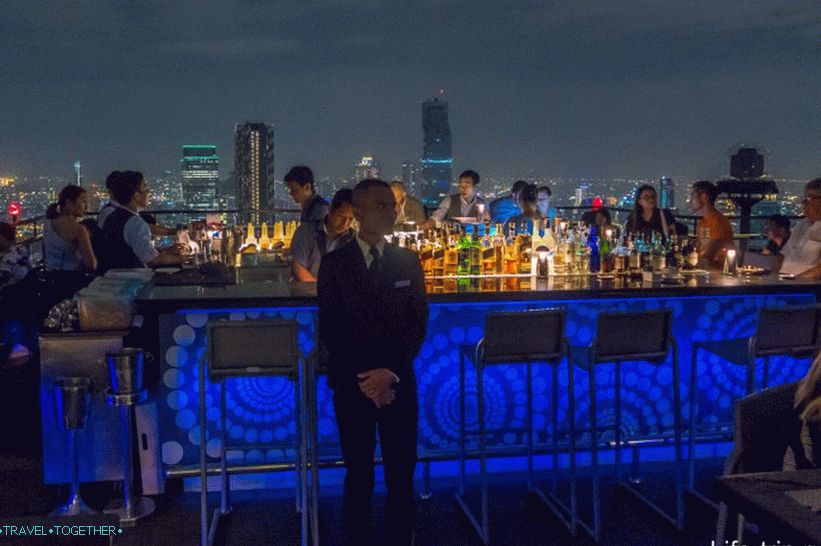 Бар и ресторант Vertigo на покрива на Banyan Tree Bangkok - 61 етаж