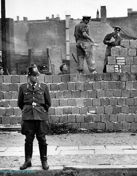 Изграждане на Берлинската стена