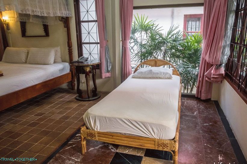 Chaweng Resort - хотел на Чавенг за любителите на старите