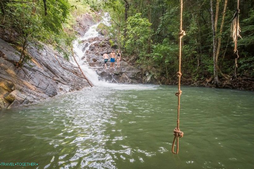 Парадайски водопад на Phangan, бънджи шрифт
