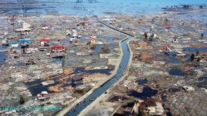 Последствията от цунамито от 2004 г.