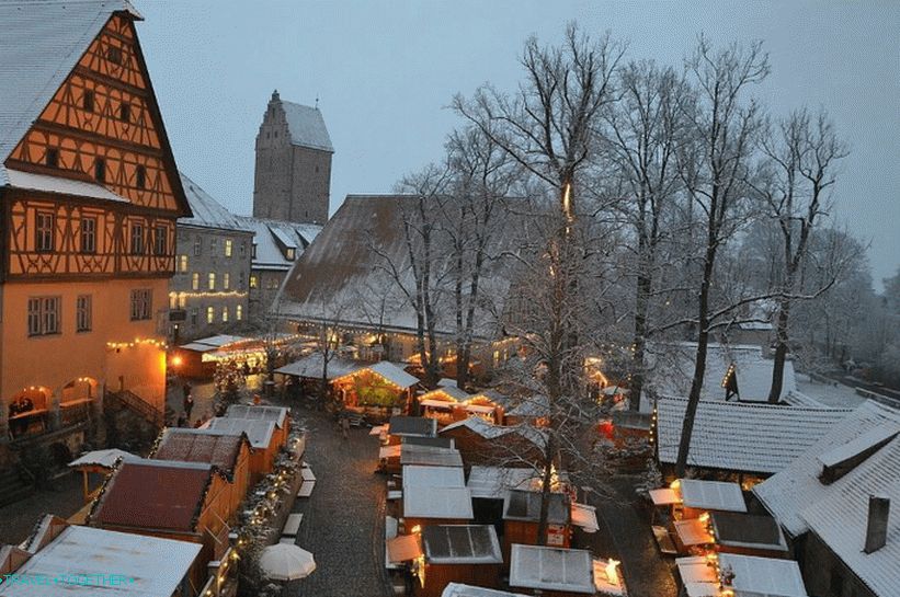 Коледен пазар в Динкелсбюле