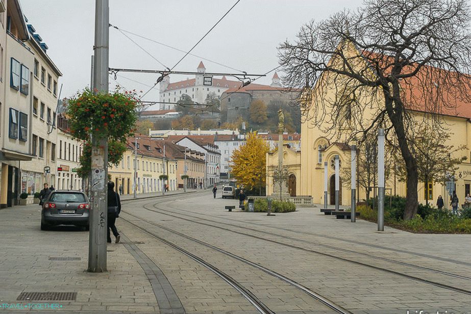 Пешеходна и трамвайна зона в Братислава