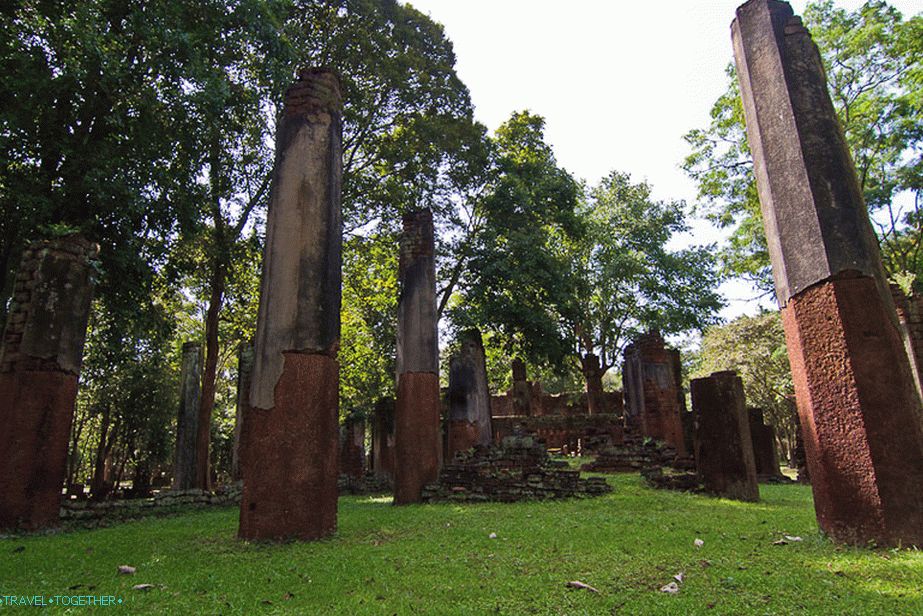 Останките от храма Wat Phra Non