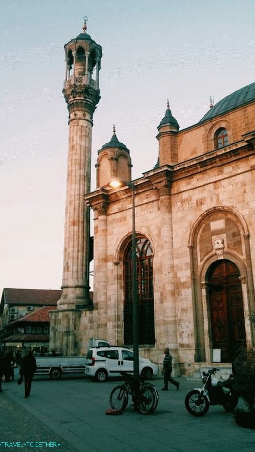 Древна джамия в Коня