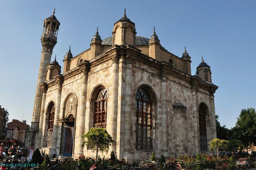Джамия Азизие