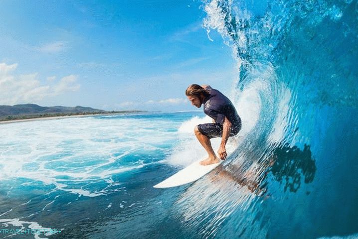 Индонезия, опитайте се да хванете вълната - сърфирайте!
