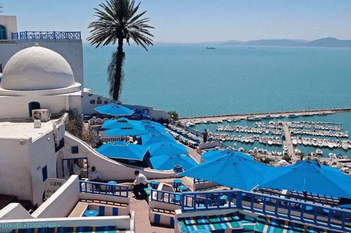 Тунис, Сиди Бу Саид е боядисан в бели и сини цветове
