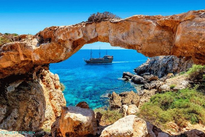 Кипър, уникални естествени арки