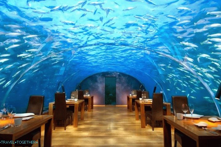 Малдиви, подводен ресторант Ithaa