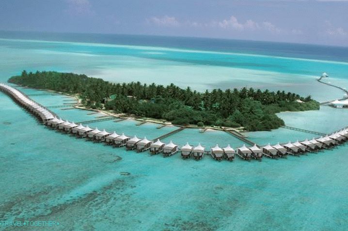 Малдиви; само 1 хотел и курорт се намират на всеки остров