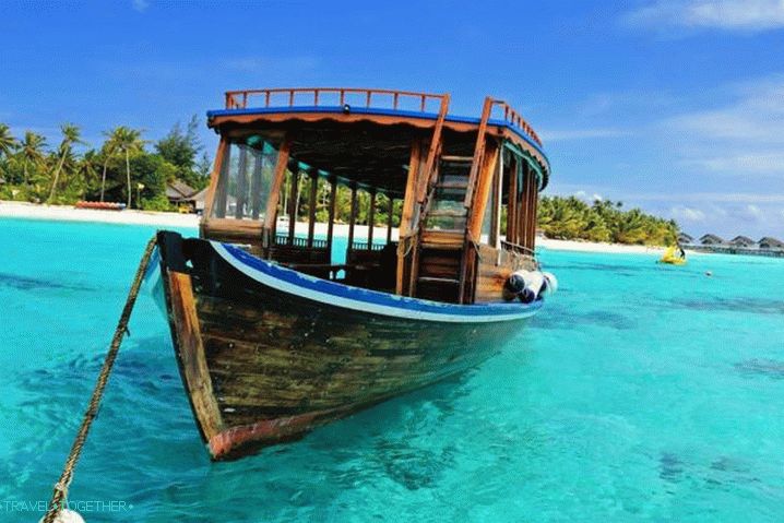 Малдиви; Вземи лодка и виж необитаемите острови