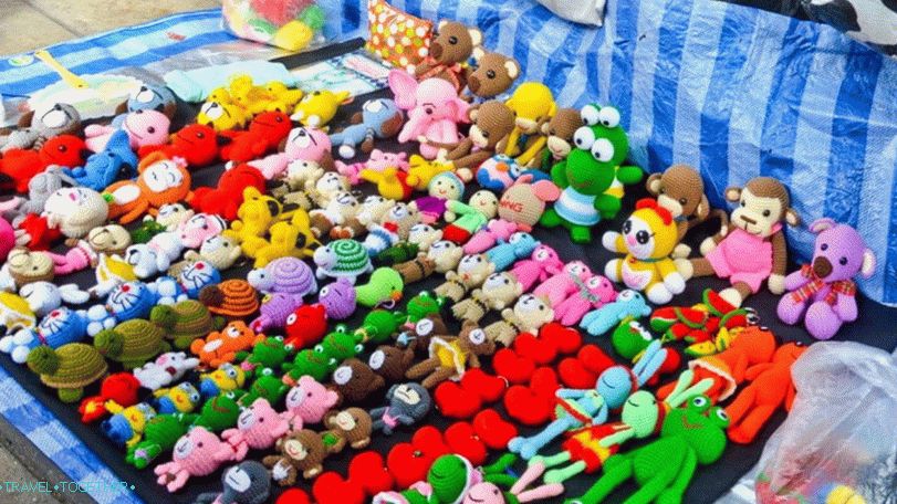 Меки играчки в Тайланд