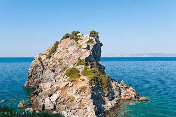 Остров Скопелос - мястото, където се ражда напитката на боговете