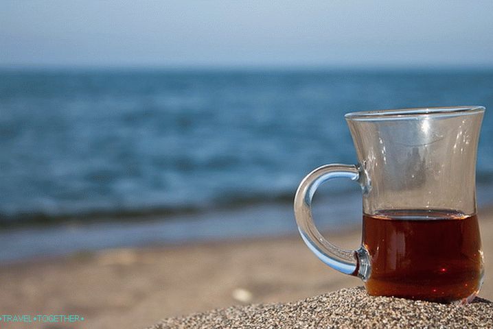 Турски чай на брега на турското Черно море.