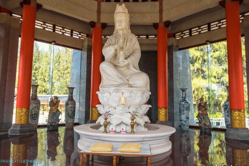 Скулптура на богинята Гуан Йин