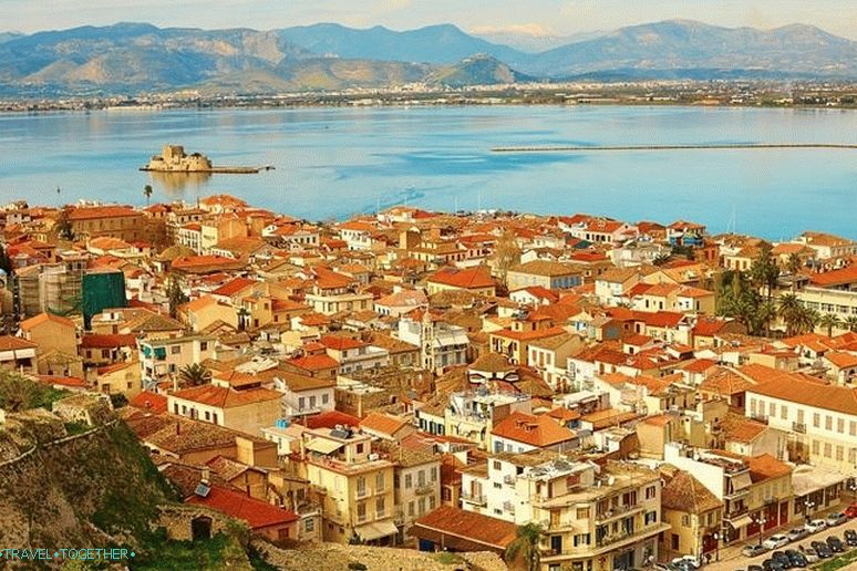 Според проучването на Rightmove за 2016–2017 г. Пелопонес е третият най-популярен регион в Гърция сред купувачите на имоти в чужбина.