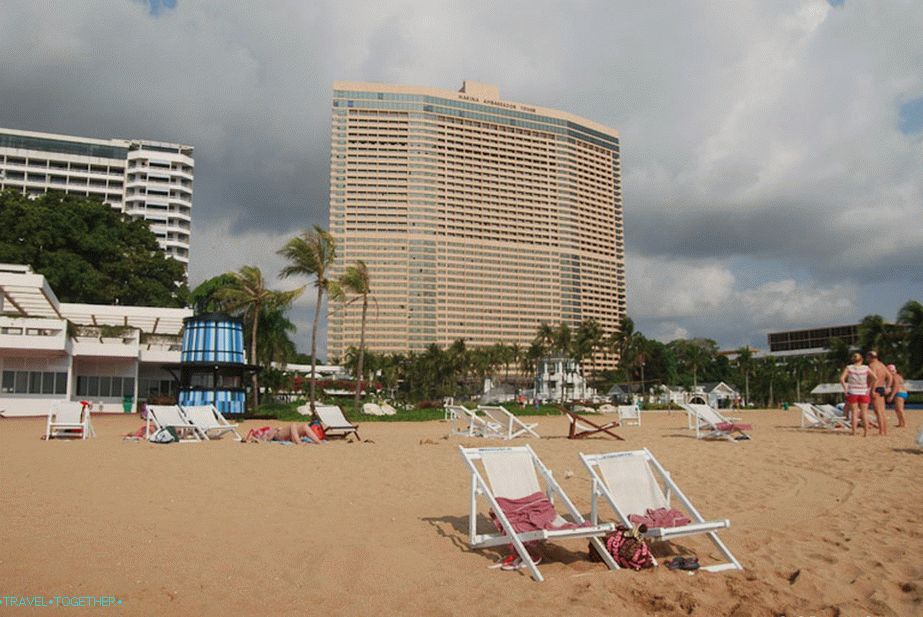 Beach Beach Hotel Beach - няма сянка и пренаселено