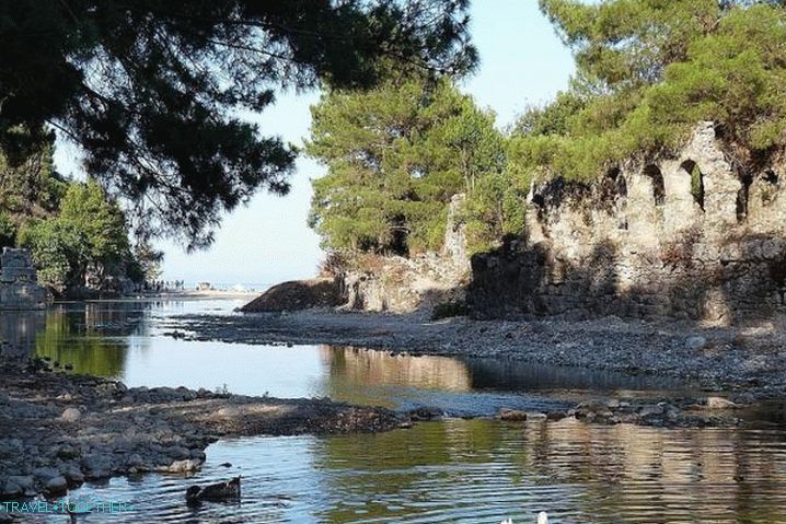 Какво да видим в Кемер през октомври, руините на Олимпос