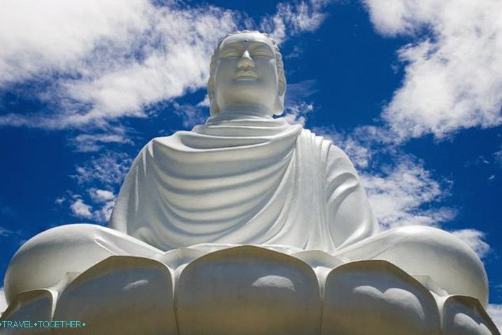Нха Транг, статуя на Буда в Нха Транг