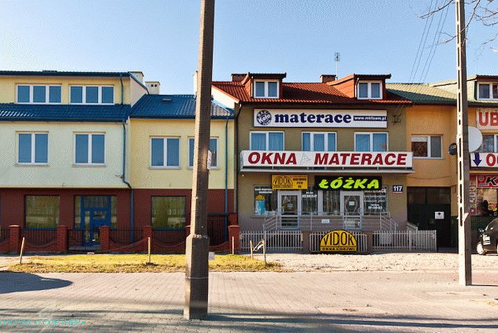 Полски е почти като нашите, когато четете знаци. Но когато слушате, нищо не е ясно.