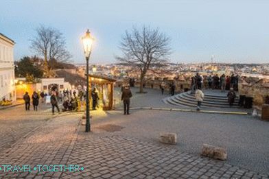 Изглед към Черната кула