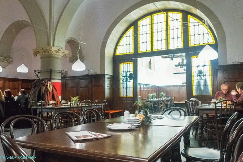 Раднински склипек в Либерец - ресторант в сутерена на кметството