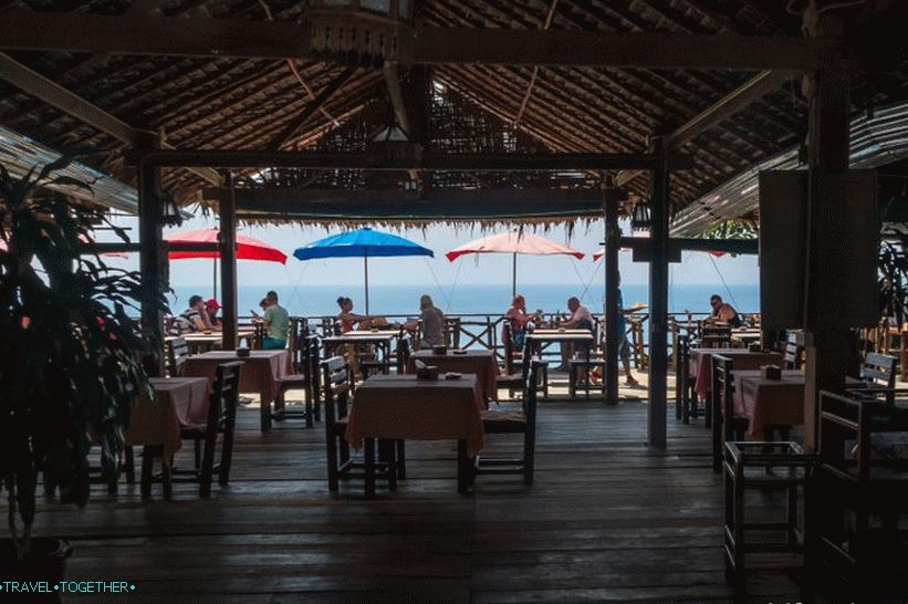 Ресторант After Beach Phuket Bar - с изглед към плажа Kata Noi