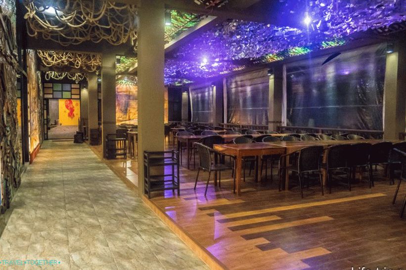 Ресторант Lae Lay Grill в Краби - една от най-добрите гледни точки с храна