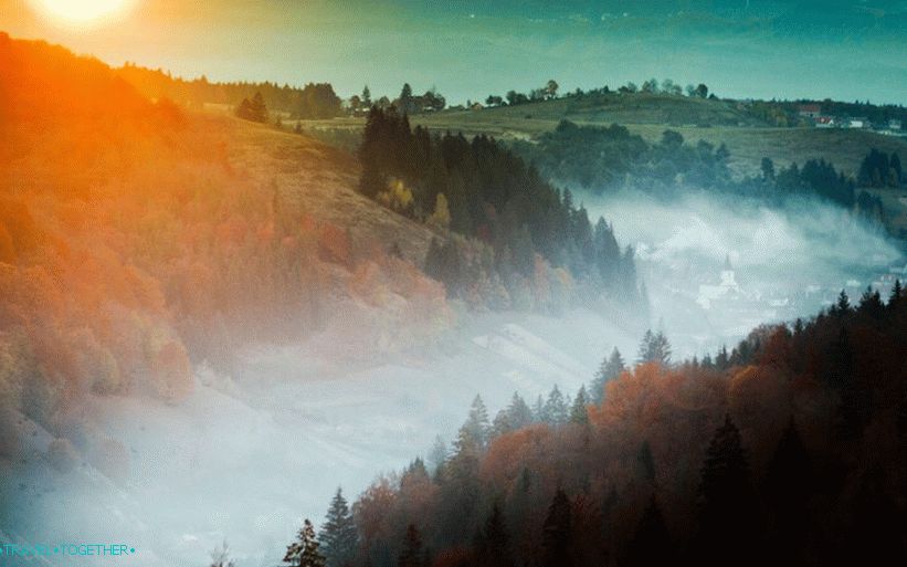Румънски пейзажи. Мъгла в Карпатите