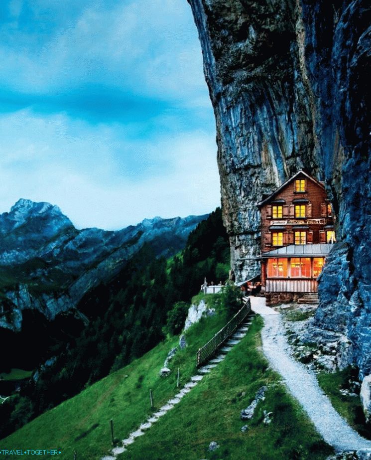 Хотел в Алпите