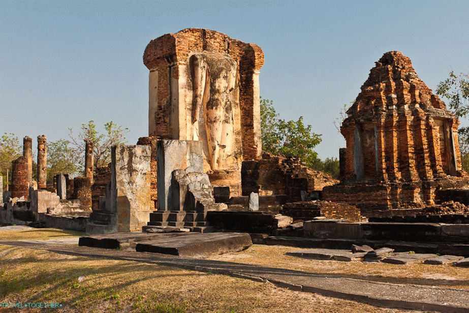 Wat Chetuphon в южната част на Sukhothai