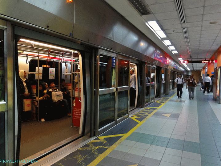 Станция LRT в метрото в Куала Лумпур