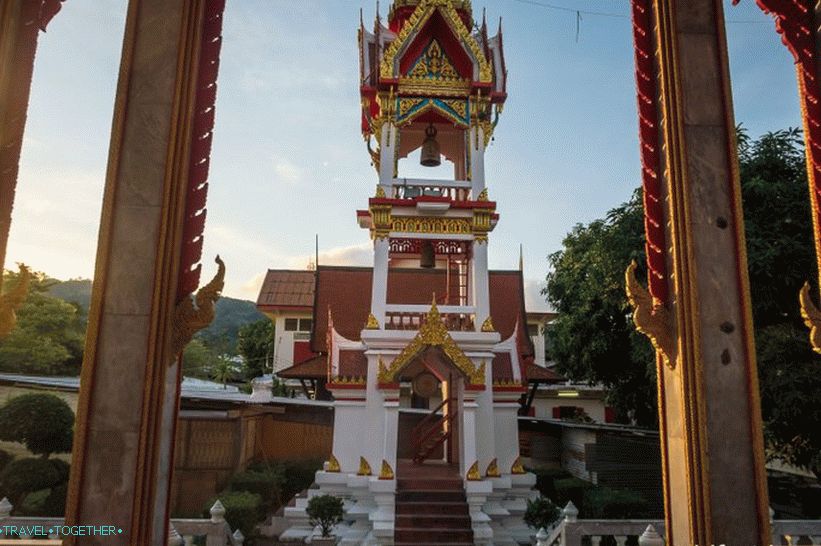 Wat Chalong в Пукет - най-популярният храм на острова