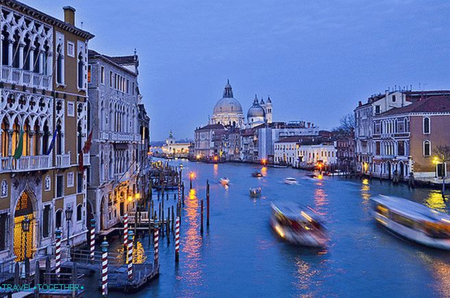 Гранд канал Вапорети, Венеция, Италия.