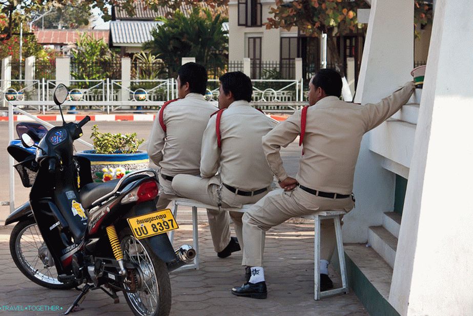 Полицията в столицата на Лаос