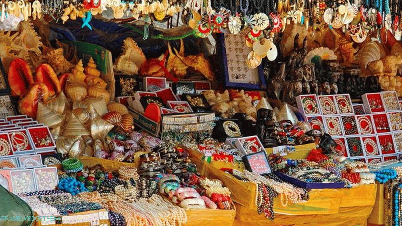 Магазин за сувенири на остров Джеймс Бонд в Тайланд
