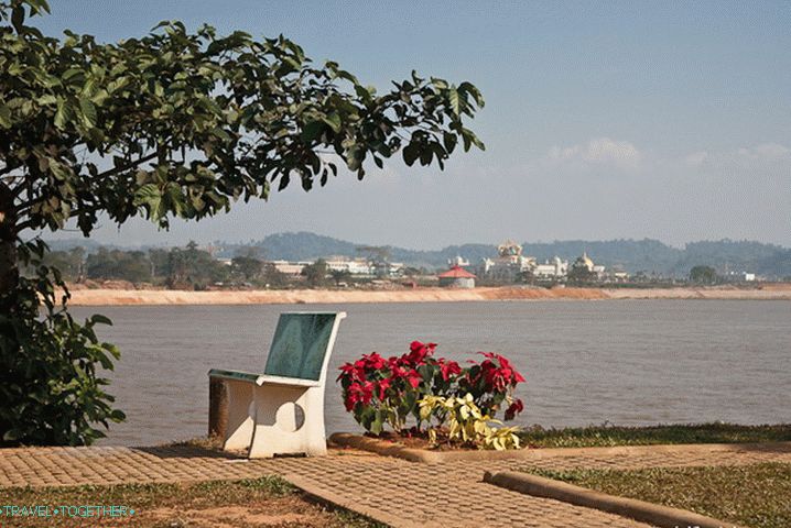 По пътя от Chiang Saen към Златния триъгълник